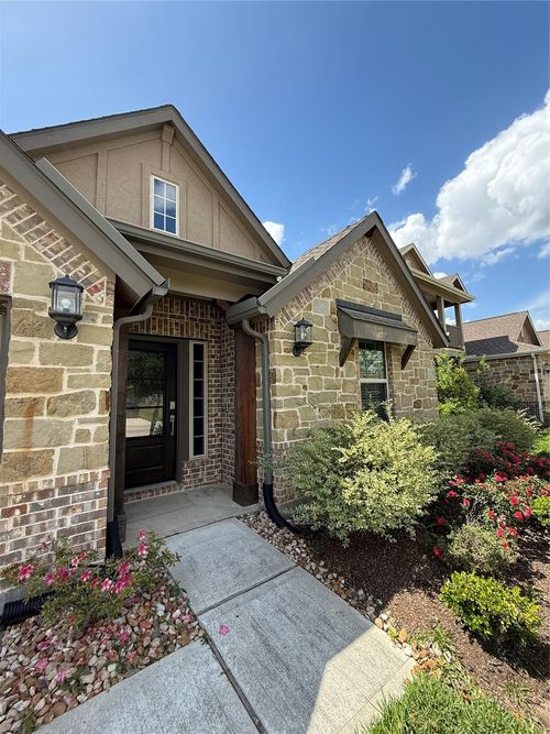 1562 Ancient Oak Ln, Conroe, TX, 77301-1588 | Card Image