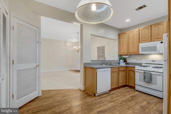 APT-313 - 13890 Chelmsford Dr, Condo with 2 bedrooms, 2 bathrooms and null parking in GAINESVILLE VA | Image 6