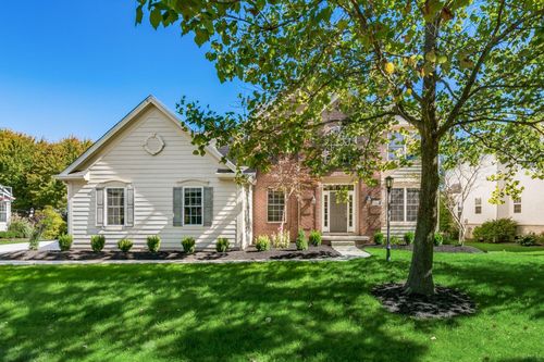 8066 Summerhouse Dr W, Dublin, OH, 43016-7066 | Card Image