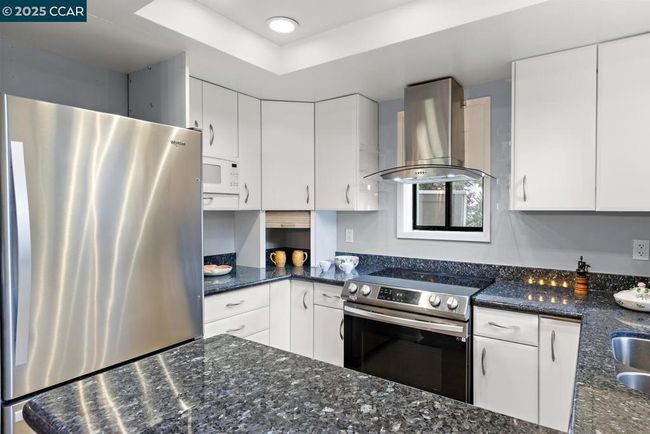 APT-1 - 1244 Singingwood Ct, Townhouse with 2 bedrooms, 2 bathrooms and 1 parking in Walnut Creek CA | Image 13
