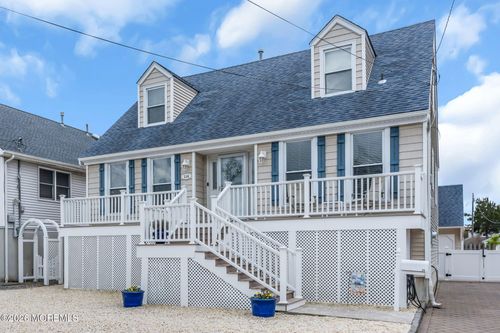 114 Sanborn Ave, Point Pleasant Beach, NJ, 08742-2658 | Card Image
