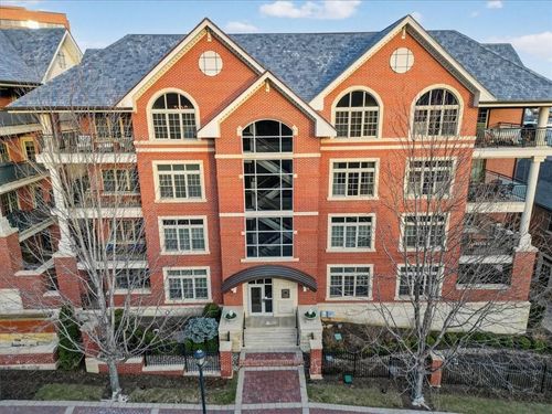 apt-400-4937 Wyandotte St, Kansas City, MO, 64112-2478 | Card Image