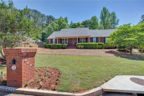 675 Clubland Cir Se, Conyers, GA, 30094-3657 | Card Image