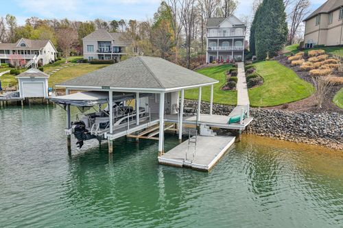 171 Marvin Gardens Dr, Moneta, VA, 24121-5312 | Card Image