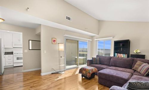 22-5473 Twin Lakes Dr, Cypress, CA, 90630-5967 | Card Image