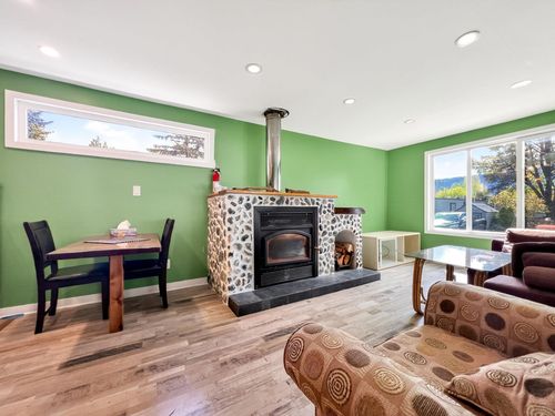 39-40157 Government Rd, Garibaldi Highlands, BC, V0N1T0 | Card Image