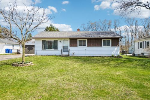 2092 Briggs St, Waterford Twp, MI, 48329-3700 | Card Image