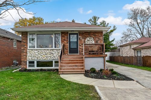 740 East Ave, La Grange, IL, 60525-6822 | Card Image