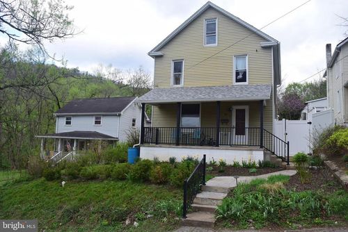 299 W Beaver Street, BELLEFONTE, PA, 16823 | Card Image