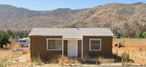 1824 Charles St, Banning, CA, 92220-6372 | Card Image