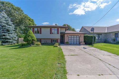 210 Prince Arthur St, Centralia, ON, N0M1K0 | Card Image