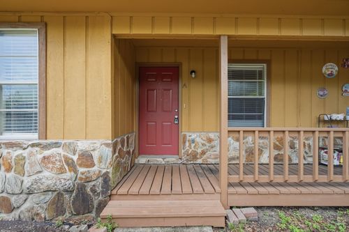 a-310 Redwood Ave, Niceville, FL, 32578-2825 | Card Image