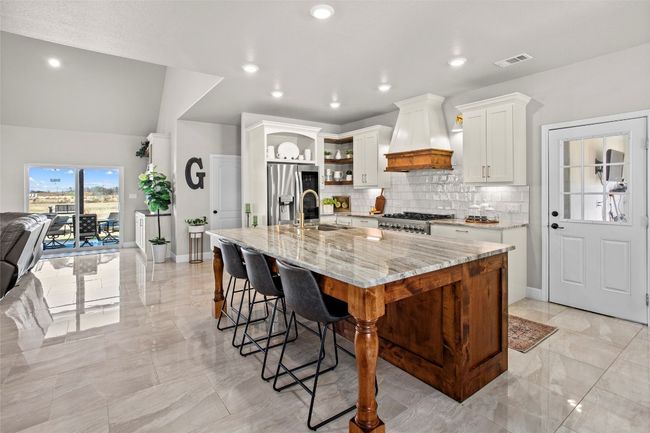 1115 Private Road 8022, House other with 3 bedrooms, 2 bathrooms and 2 parking in Lincoln TX | Image 10