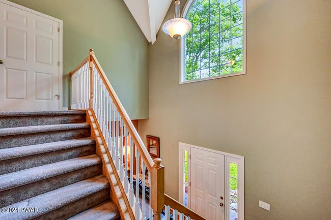 Upper Level | Image 35