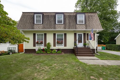 91 Maple St, Beacon, NY, 12508-2008 | Card Image