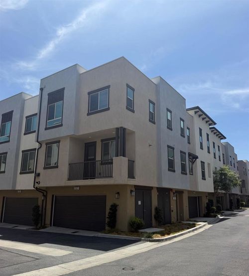 2327 Verano Way, Vista, CA, 92081-7387 | Card Image