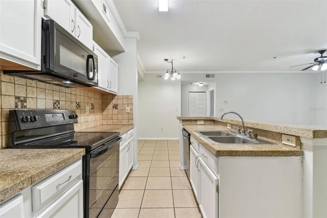 APT-304 - 5606 Pinnacle Heights Cir, Condo with 2 bedrooms, 2 bathrooms and null parking in TAMPA FL | Image 36