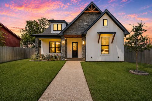107 N Jena St, Riesel, TX, 76682-3057 | Card Image