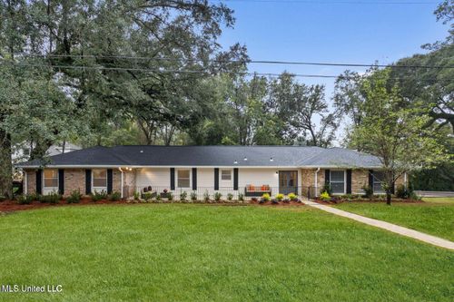 13901 Plano Rd, Ocean Springs, MS, 39564-2513 | Card Image
