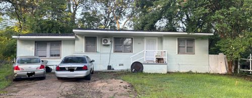 1051 Combs St, Jackson, MS, 39204-5305 | Card Image