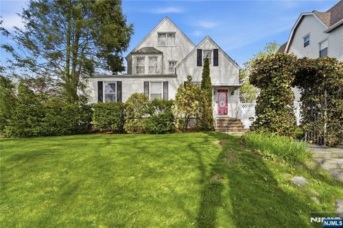 3 Stuyvesant Ave, Kearny, NJ, 07032-1836 | Card Image