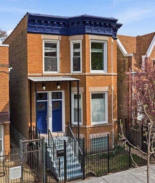 3254 W Hirsch St, Chicago, IL, 60651-2420 | Card Image