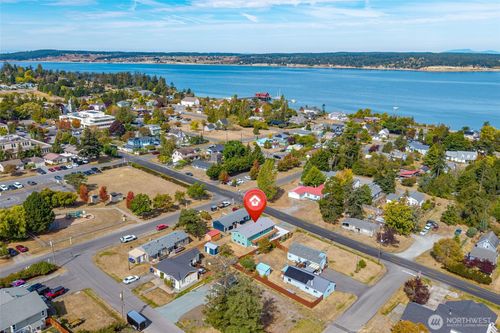 303 Ne 6th St, Coupeville, WA, 98239-3555 | Card Image