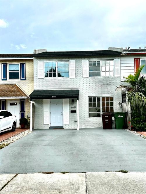 6881 W 16th Dr, Hialeah, FL, 33014 | Card Image