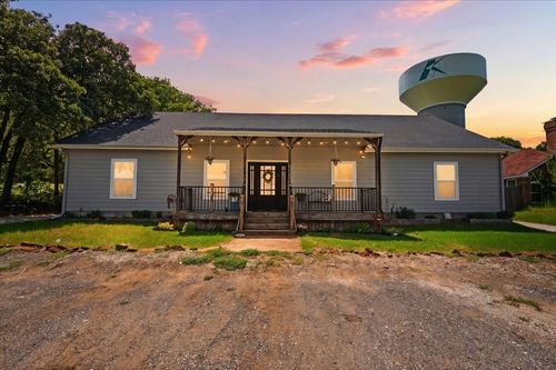428 Gail Dr, Kennedale, TX, 76060-3612 | Card Image