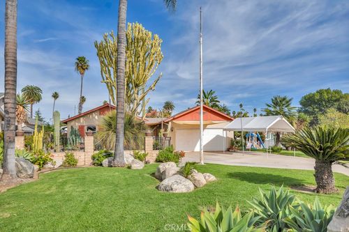 20539 Enadia Way, Winnetka, CA, 91306-3416 | Card Image