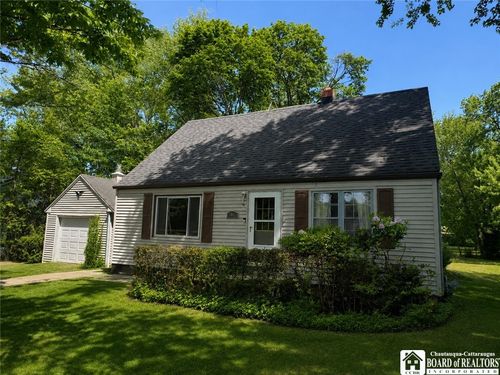 40 Cottage St, Fredonia, NY, 14063-1210 | Card Image