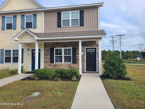 100 Justice Farm Dr, Sneads Ferry, NC, 28460-4700 | Card Image