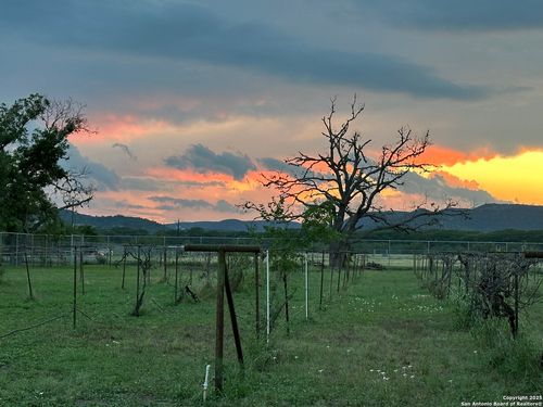 779 N Main, Utopia, TX, 78884 | Card Image