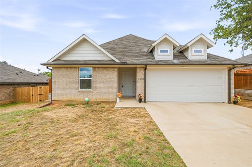 1529 Jacqueline Ln, Graham, TX, 76450-4807 | Card Image