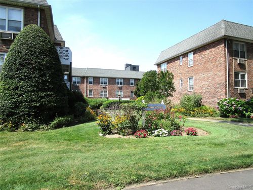 128-20 Daley Pl, Lynbrook, NY, 11563-2203 | Card Image