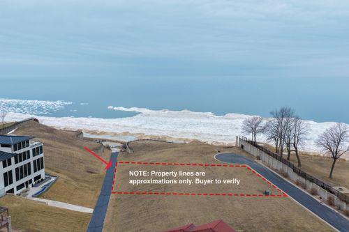 632 Sul Lago N, Benton Harbor, MI, 49022-2642 | Card Image