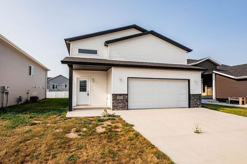 3062 39th Ave S, Moorhead, MN, 56560-6040 | Card Image
