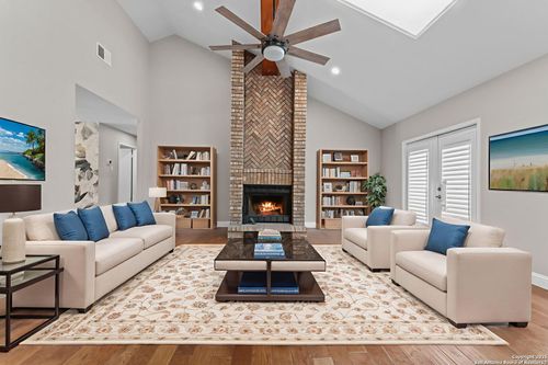 29735 Saddleback Cir, Boerne, TX, 78015-4531 | Card Image