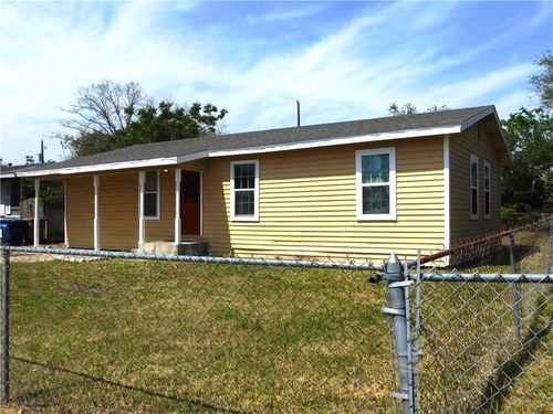 1626 Birch Pl, Corpus Christi, TX, 78416-1712 | Card Image