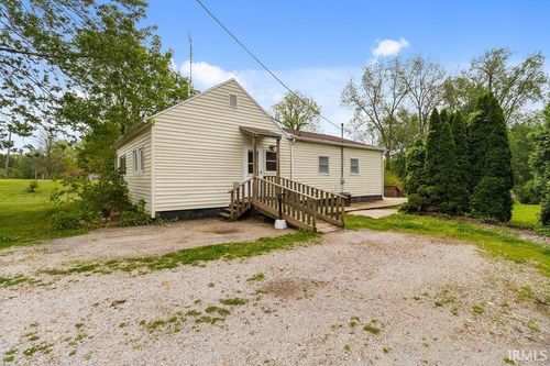 7851 E 1000 N, Syracuse, IN, 46567-7577 | Card Image