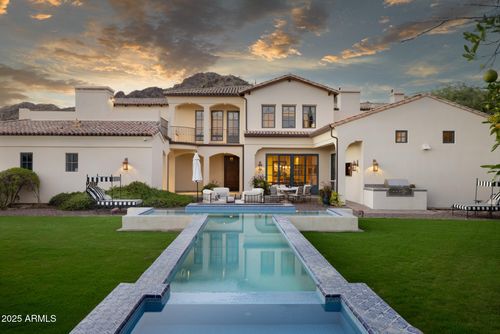 6725 N 39th Way, Paradise Valley, AZ, 85253-3242 | Card Image