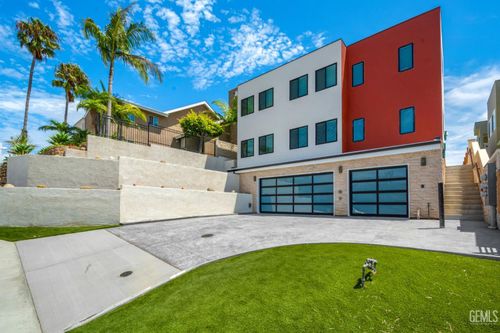 1253 Van Nuys St, San Diego, CA, 92109-1256 | Card Image