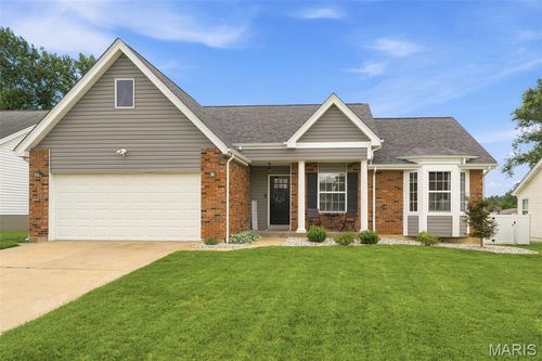 348 Misty Valley Dr, Saint Peters, MO, 63376-5324 | Card Image