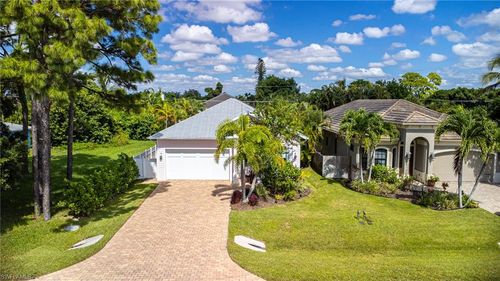 721 93rd Ave N, NAPLES, FL, 34108-2440 | Card Image