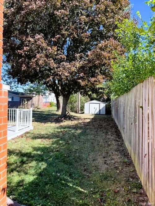 2882 Samuel Dr, Troy, MI, 48083-2458 | Card Image