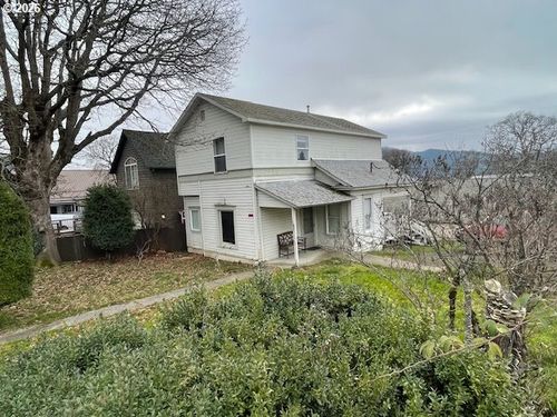 315 E Jewett Blvd, White Salmon, WA, 98672-3001 | Card Image