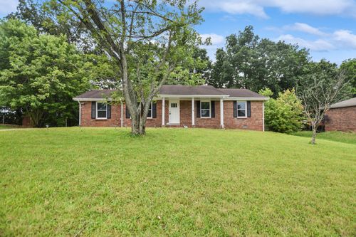 220 Marshall Dr, Clarksville, TN, 37042-5906 | Card Image