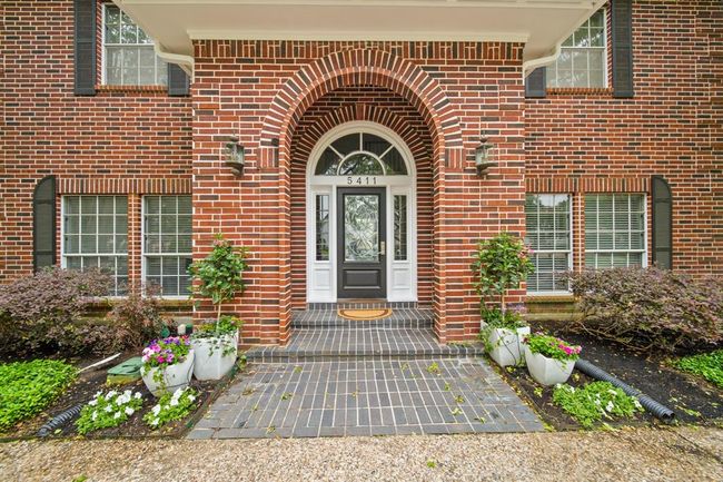 5411 Pine St, House other with 5 bedrooms, 5 bathrooms and 3 parking in Bellaire TX | Image 4