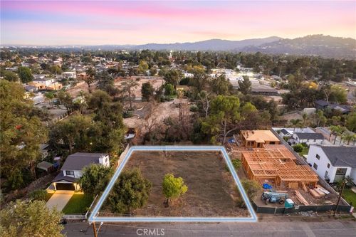 566 W Palm St, Altadena, CA, 91001-4241 | Card Image