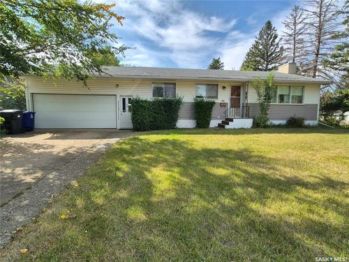 44 Ash Dr, Weyburn, SK, S4H0S1 | Card Image